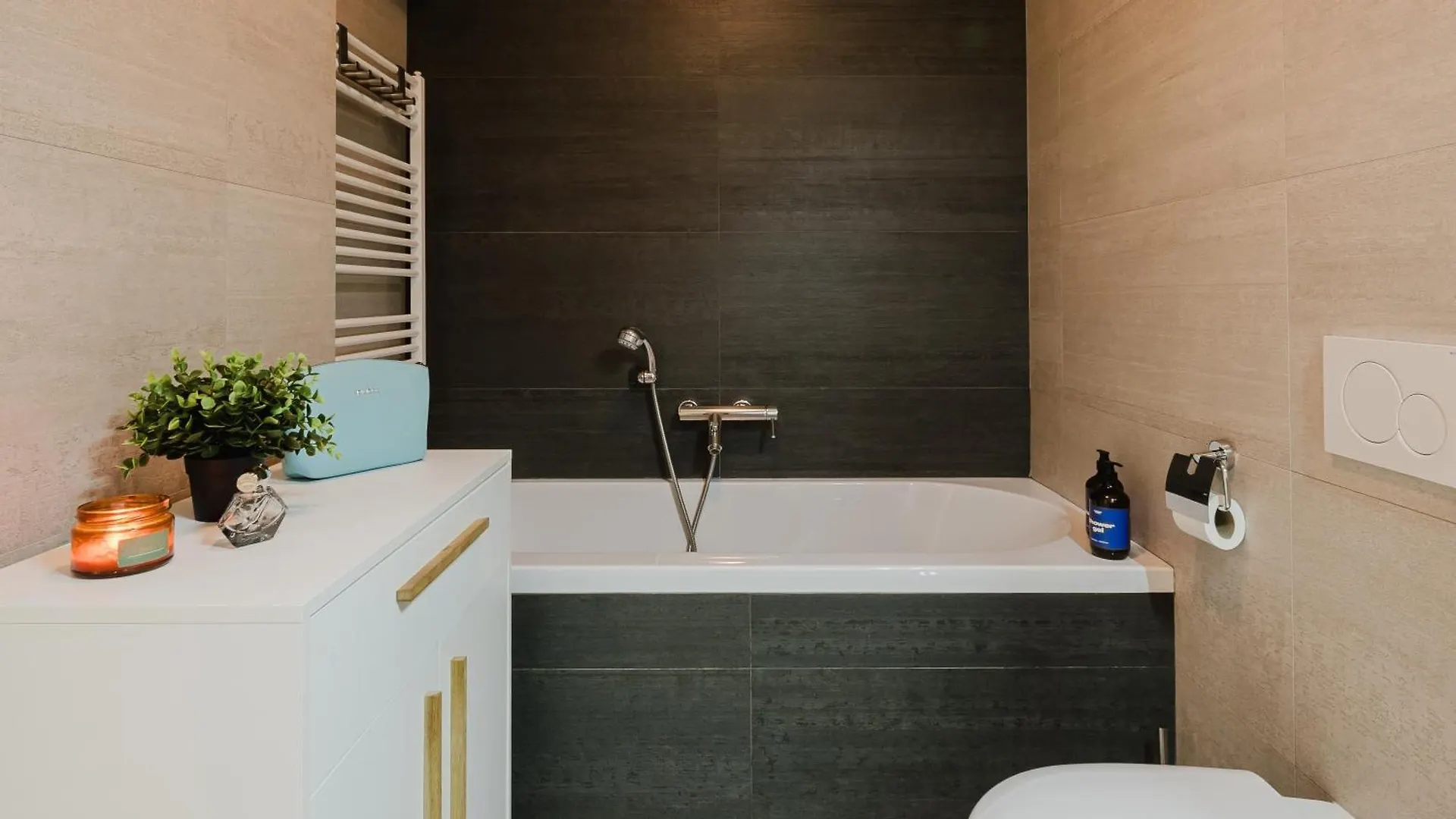 Prague Days - Two-Bedroom Apartment With Parking Space And 2 Bathrooms In Vinohrady