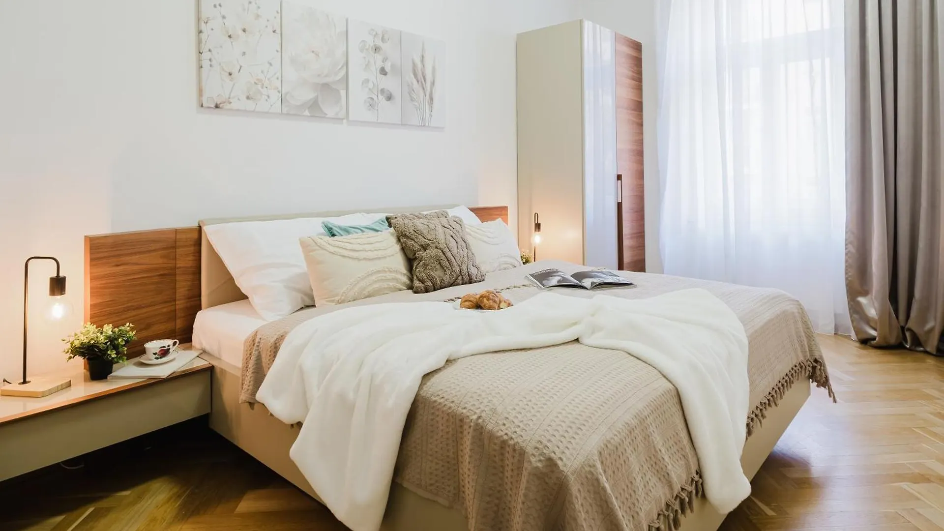 Prague Days - Two-Bedroom Apartment With Parking Space And 2 Bathrooms In Vinohrady